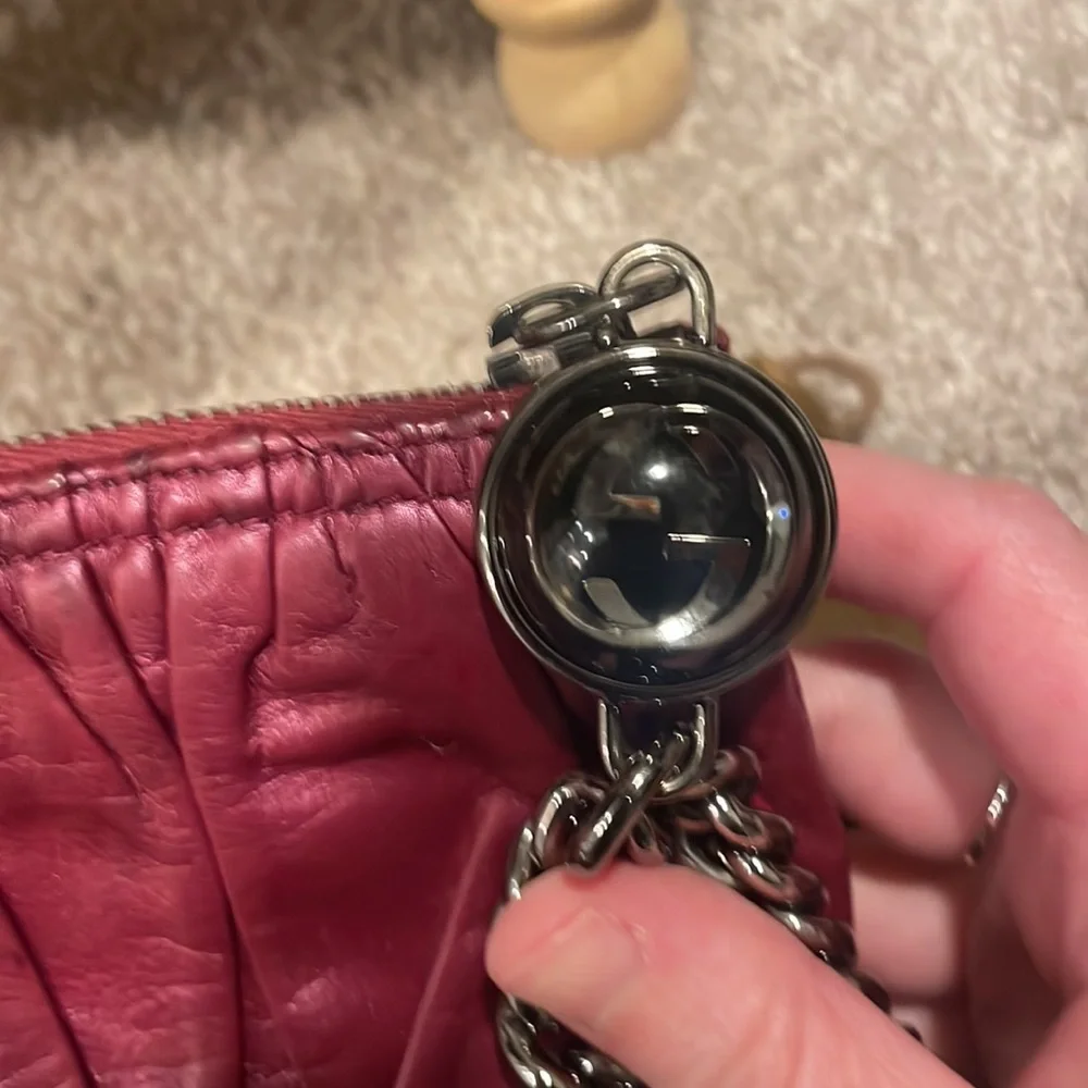 Gucci Pink Leather Chain Wristlet Clutch - Picture 2 of 7